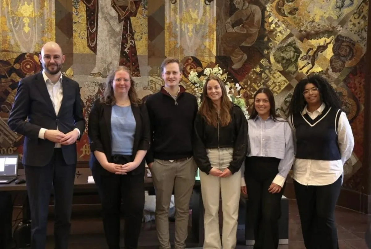 Buurtbemiddeling | Enschede | Studenten | Aan het zitten in een kamer
